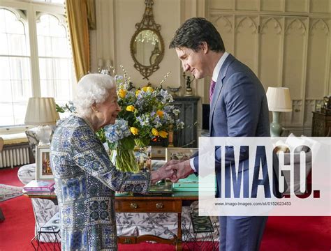 Queen Elizabeth II empfängt Kanadas Premierm IMAGO