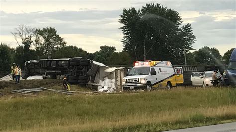 Accident Involving Two Semis Suv Shuts Down Part Of I 280 Ourquadcities