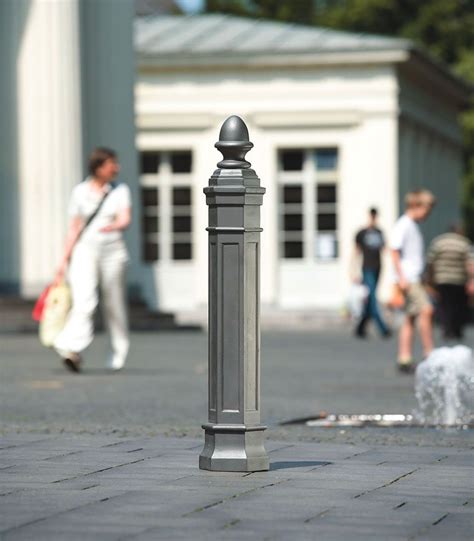 The City King Heritage Bollard Is A Multi Sectioned Cast Aluminium