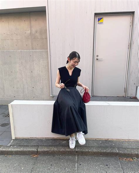 吉野千穂さんのインスタグラム写真 吉野千穂instagram「こっちの壁がいいんじゃない？ と、珍しく自ら撮ってくれた👨🏼‍🦱⚡️