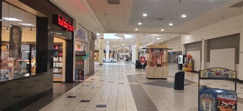 Country Club Mall Lavale Md Not Quite Dead Yet But Sears Jc Penney And The Bon Ton Are