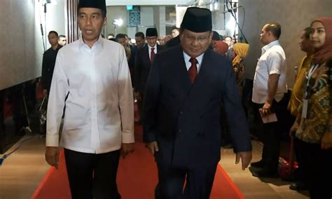 Keakraban Kedua Paslon Pilpres 2019 Di Debat Pertama Pilpres 2019