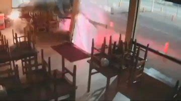 V Deo Motorista Perde Controle De Ve Culo E Invade Restaurante Na Bahia