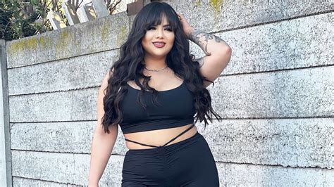 Selena Gonzalez Plus Size Model Curvy Outfits Bio Wiki Age