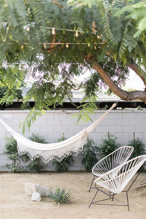 42 Outdoor Hammock Ideas For Backyard Relaxing | HomeMydesign