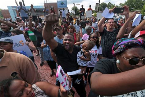 Powerful Scenes From Ferguson, Missouri - ABC News