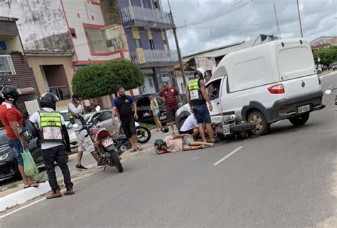 Duas Pessoas Ficam Feridas Em Acidente Envolvendo Um Carro E Duas Motos