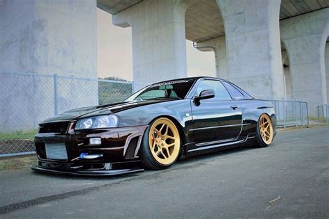 Rad Racer — Nissan Skyline Coupe R34