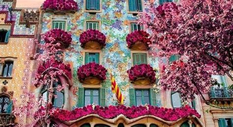 Sagrada Familia Passeig De Gracia Gaudi Modernism Tour