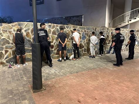 La Polic A Local De Arrecife Se Despliega Por El Barrio De La Vega Para