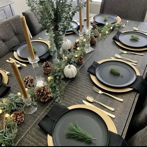 40 Gorgeous Christmas Table Setting And Table Decoration Ideas To Try Christmas Table Settings