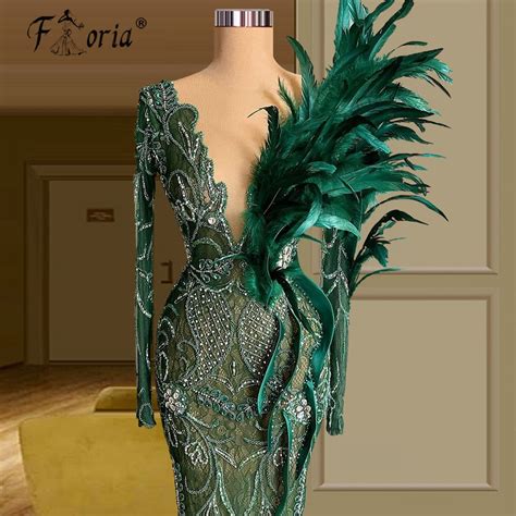 Emerald Green Feather Evening Dresses 2022 Elegant V Neck Beaded