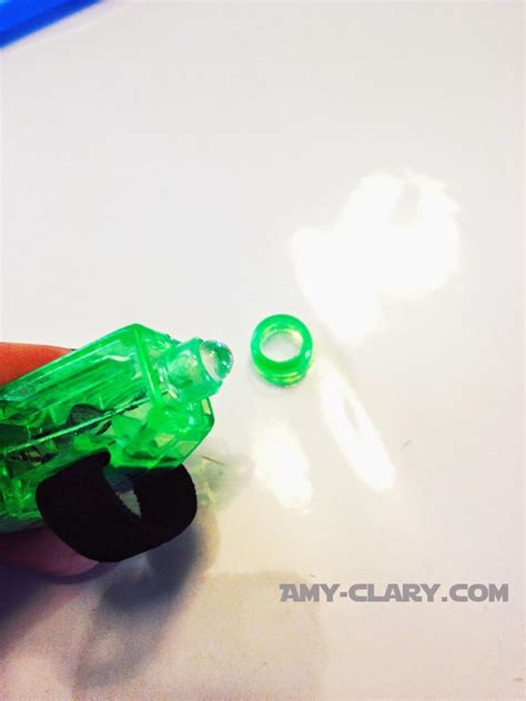 Amy Clary: Mini-Lightsaber #DIY