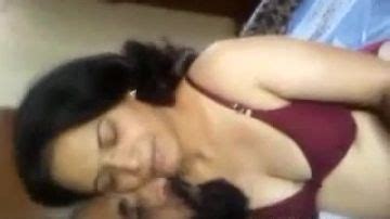 Good Looking Desi MILF Getting Felt Up PORNDROIDS