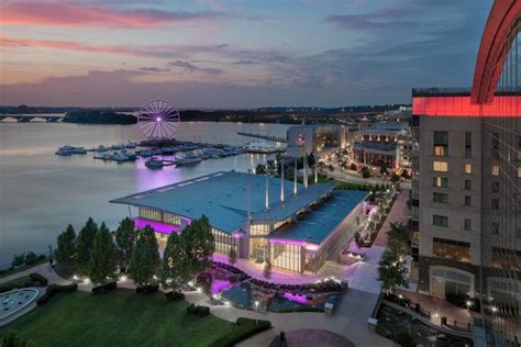 Gaylord National Resort & Convention Center, National Harbor - Compare ...