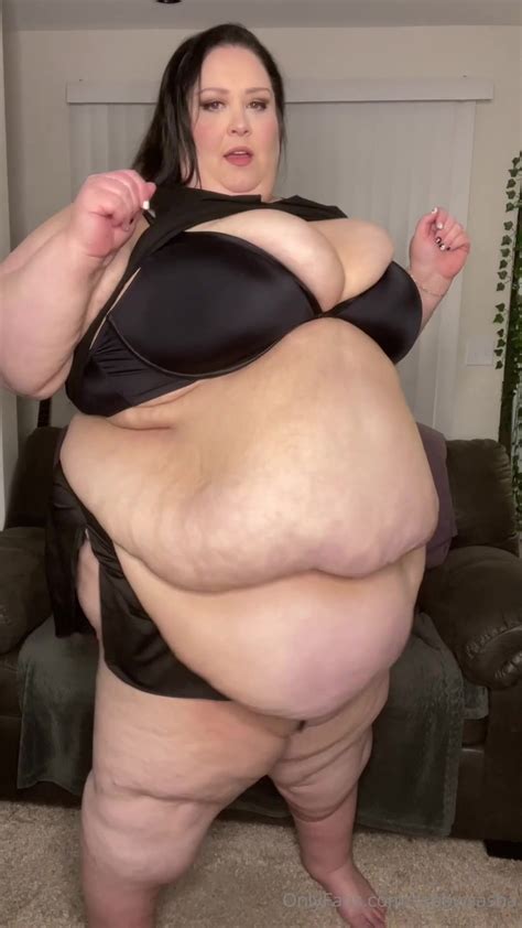 Ssbbw Sasha Showing Her Hairy Pussy