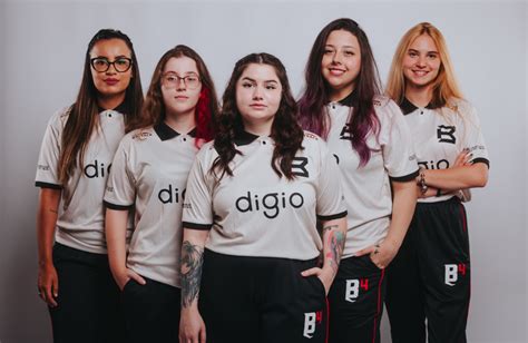 Cs Go Fluxo Fecha Line Up Feminina Da B Esports Pichau Arena