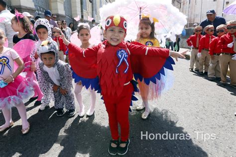 Pequeños hondureñitos inician las fiestas patrias con esmero y alegría