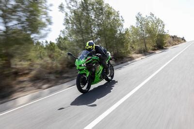 Prova Kawasaki Z Se La Prova Della Nuova Naked A Come Va Pregi E