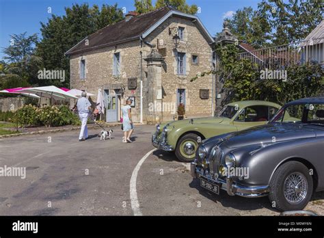 Francia Cote D Or Flavigny Sur Ozerain Etiquetados Les Plus Beaux