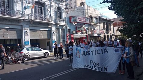 Santa Fe Corte De Calle En Reclamo De Justicia Por Agustín Escobar