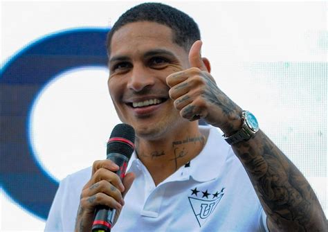 Paolo Guerrero Fue Presentado En La Liga Deportiva Universitaria De