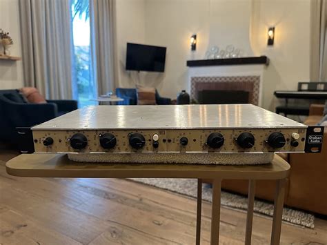 Quad 8 Quad Eight 312 E Eq Golden Yellow One Channel Reverb