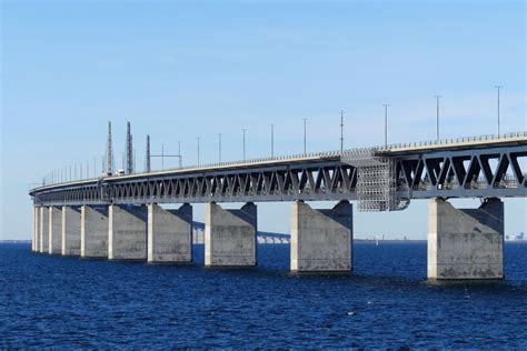 A walk under the Öresund Bridge - Swedentips.se