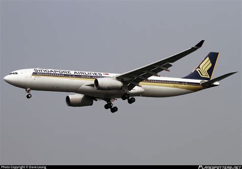 V Stj Singapore Airlines Airbus A Photo By Dave Leung Id