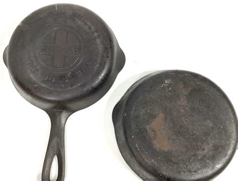 Lot 4pc Vintage Cast Iron Skillets Pot Wagner