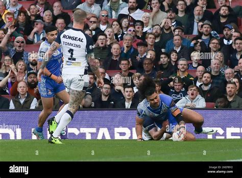 London UK 12th Nov 2022 Tim Lafai Of Samoa Scores The Opening Try