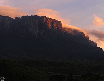 Homepage of Vladimir Dinets - Mount Roraima, Part 1