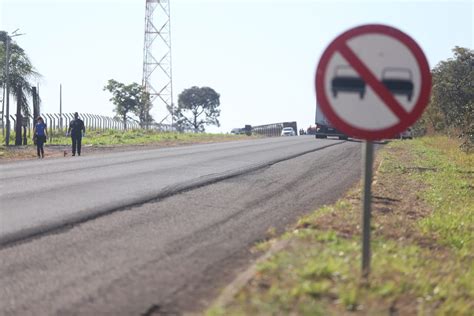 Colis O Entre Carro E Caminh O Deixa Duas Mulheres Mortas Na Br