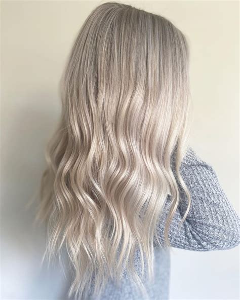 23 Best Champagne Blonde Hair Color Ideas For Every Skin Tone