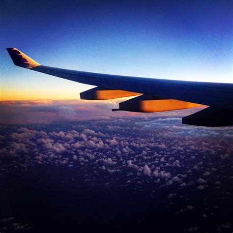 10 Tips for Long-haul Flying – iN TUNE Wellbeing