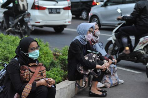 Use special masks to protect against air pollution: Jakarta Health ...