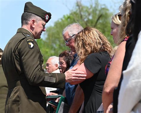 Memorials honor Black Hawk crash victims with private family, Fort ...