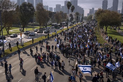 Main Tel Aviv roads remain blocked by protesters | The Times of Israel