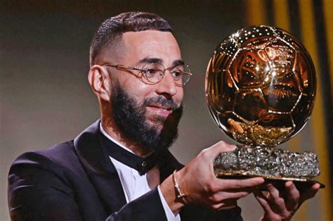 Football Karim Benzema Remporte Le Ballon D Or