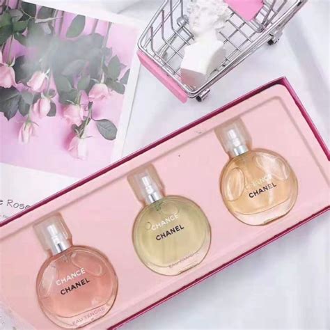chanel chance perfume gift set  women