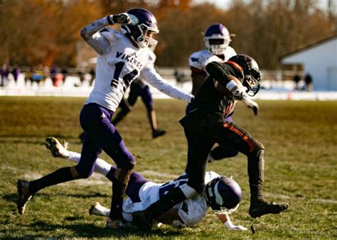 Almont advances to semi-finals after defeating Swan Valley 25-14 - mlive.com