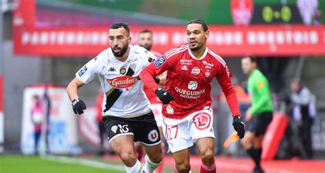 Ligue 1 J20 Brest Sort De La Zone Rouge Montpellier Simpose