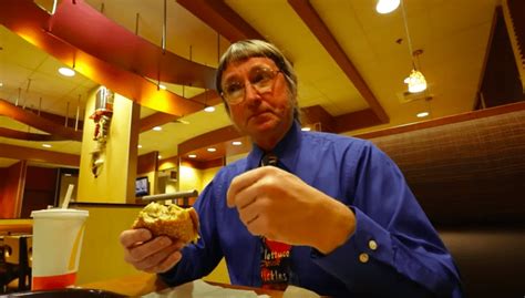 Don Gorske makes history by eating 30,000th McDonald's Big Mac