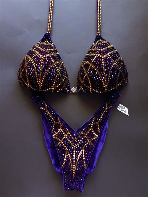 6 Hot Sexy Elfia Bikini Pics