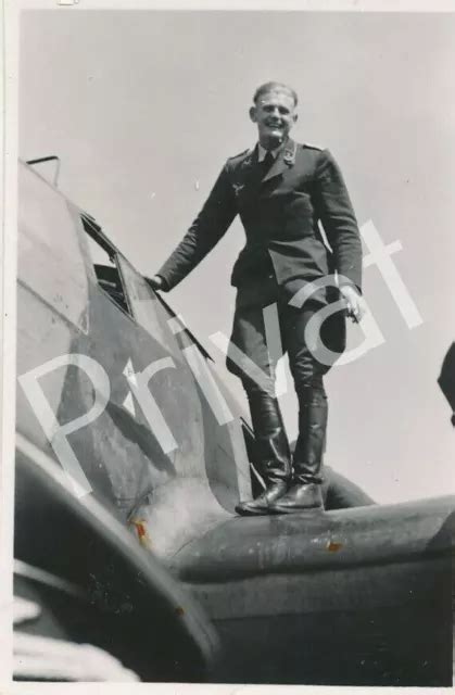 Foto Wk Ii Soldat Wehrmacht Luftwaffe Flieger Ass Auf Maschine A Eur