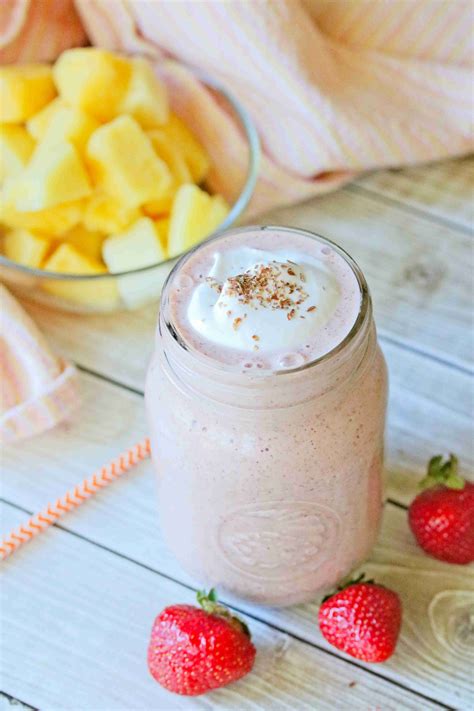 Creamy Strawberry And Pineapple Smoothie No Banana And Whole30