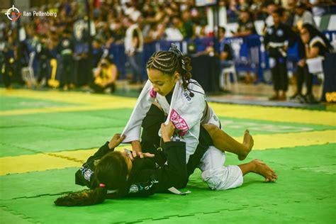 Cabo friense Gabi Yamaguchi é campeã pan americana pela Confederação