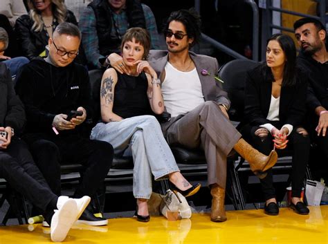 Halsey And Boyfriend Avan Jogia Get Touchy Feely During La Lakers Game Date