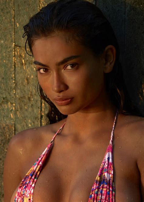 Thumbs Pro Driflloon Kelly Gale For Sports Illustrated Swimsuit