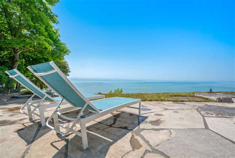 Cedar Bay Beachfront Paradise - Perfect Stays Niagara